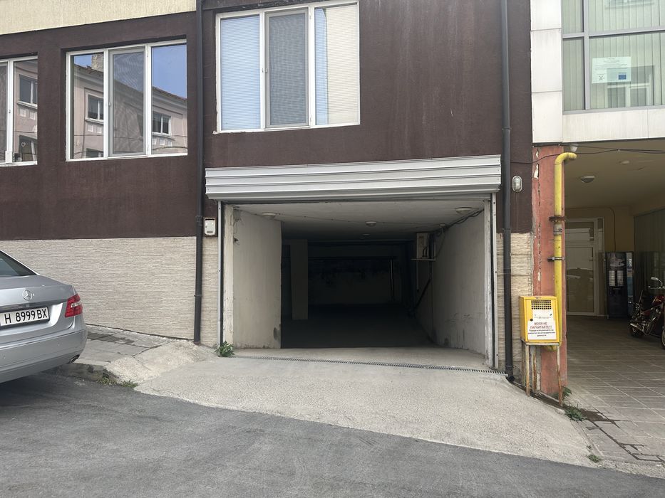 Закрито парко място- под наем-гр. Шумен