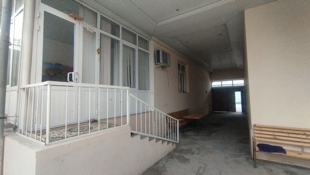 6 sotixli xovli sotiladi. Bank orqaliyam gaplashsa bo'ladi
