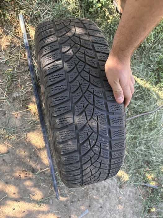 Vand sau schimb cu cauciucuri pe 20 .Cauciucuri 205/60 R16 M+S . 200 ron buc