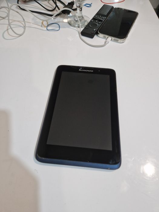 Tableta Lenovo  perfect funcționala.  Android 4.4