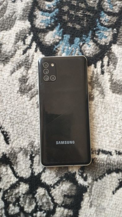 Samsung a31 sotiladi 
Holati yaxshi
Xotira 4 /64
Aybi