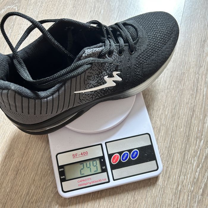 Продам кроссовки