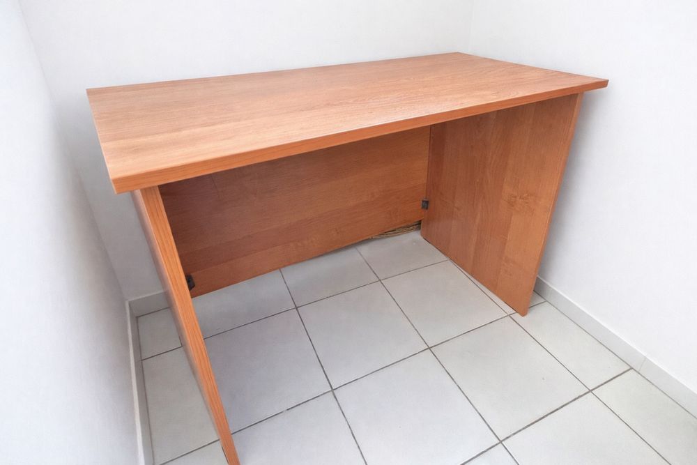 Продаю стол срочно !!