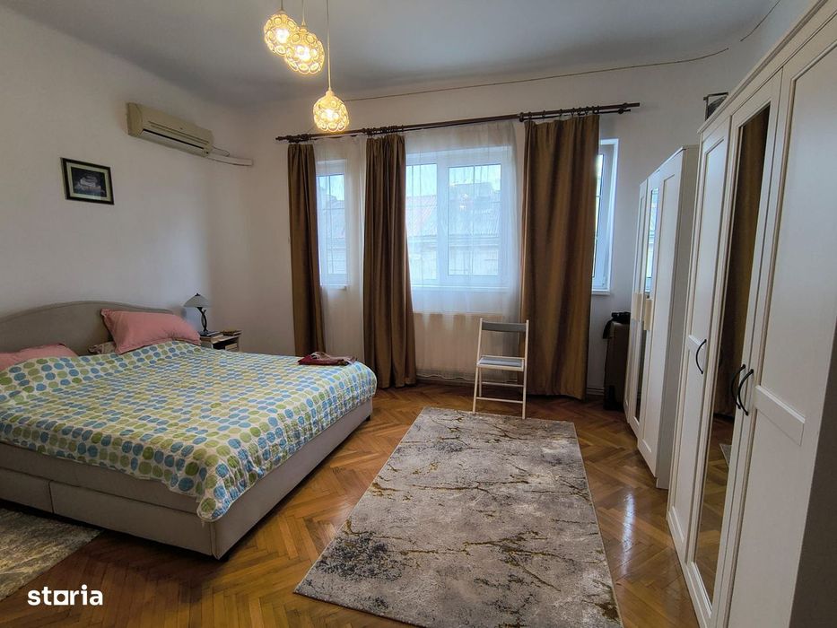 Peninsula 3 camere 84 mp pret 160.000 euro