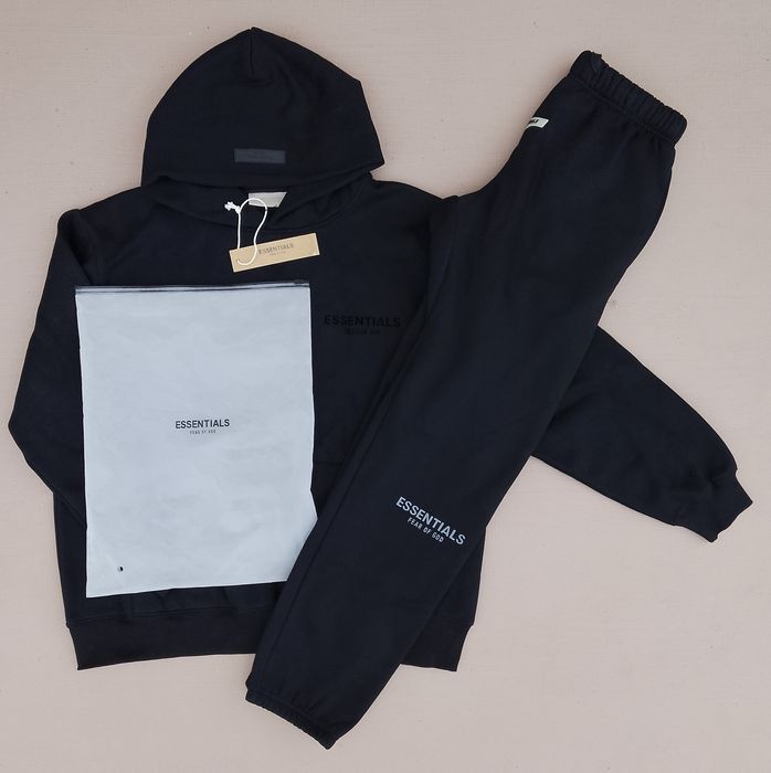 Essentials комплекти