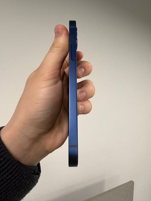Iphone 12 в хорошем состояние