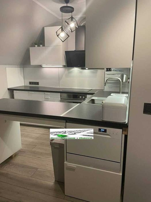 Дава се под наем Мезонет в Пловдив, Център - 87 кв.м за 663 € - Снимка #2