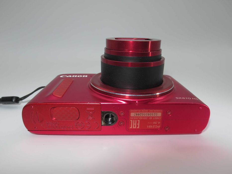 Canon PowerShot SX610 компактен цифров фотоапарат, дигитална камера 18х оптичен зум, Wi-Fi, Full-Hd видео, състояни като НОВО, работи отлично