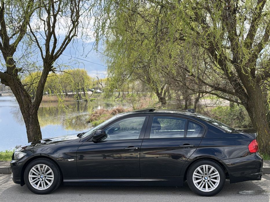 BMW 3 Series 2011 — imagine 3