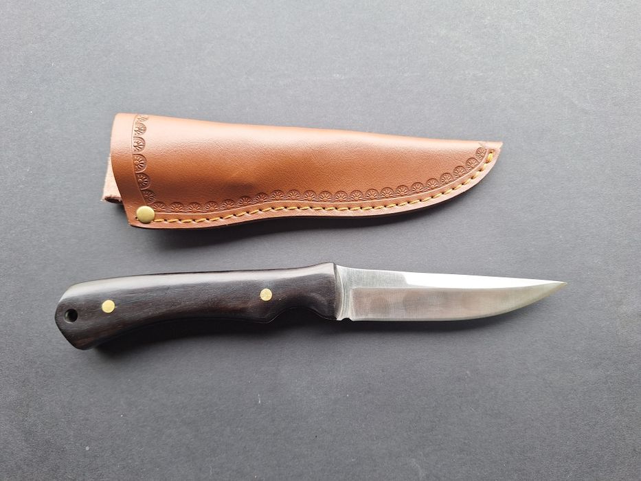 Ловен нож с кожена кания-стомана D2