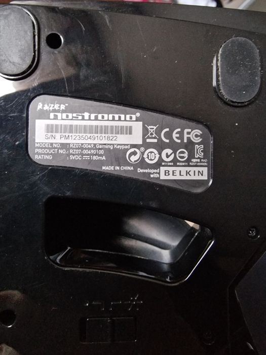 Продавам гейминг пад Razer Nostromo