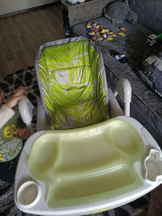 Продам стульчик для кормления