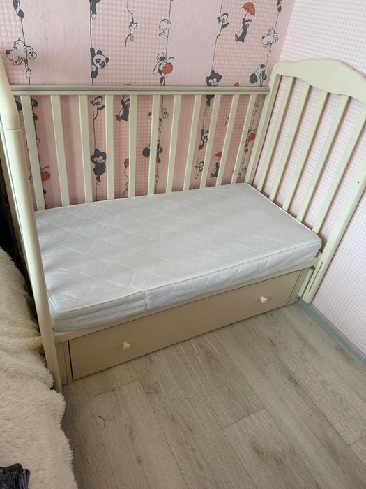 Продам детскую кроватку