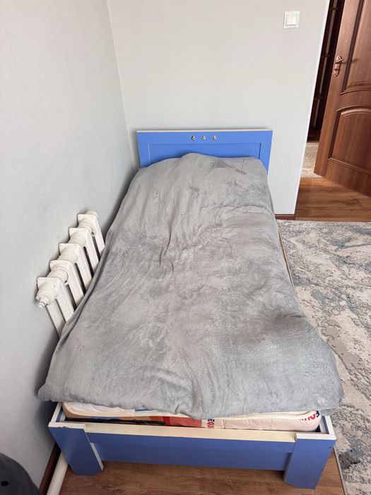 Продам спальный гарнитур