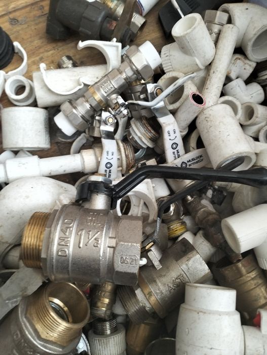 Продам сантехнические фитинги