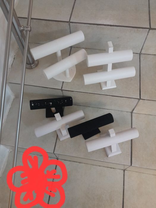 Стойки для бюжетерии  в ассортименте.