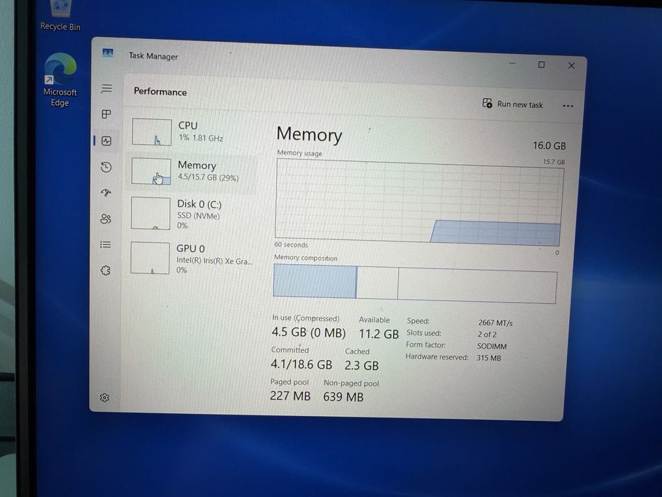 Laptop Dell Vostro 3520 / i7-1255U / 16GB RAM / 512GB SSD / Win 11 Pro / 120Hz