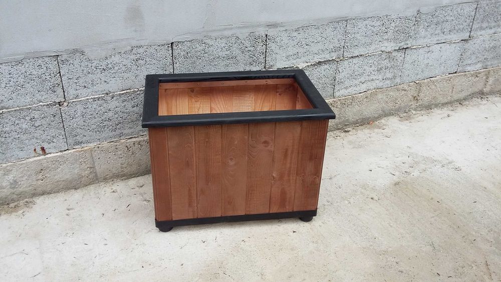 Дървени Кашпи за декорация.