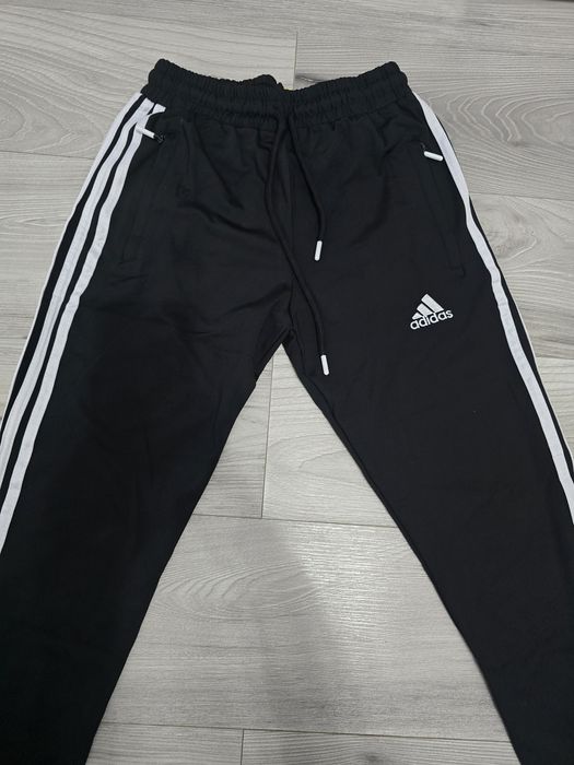 Pantaloni  de trening/Noi Adidas
