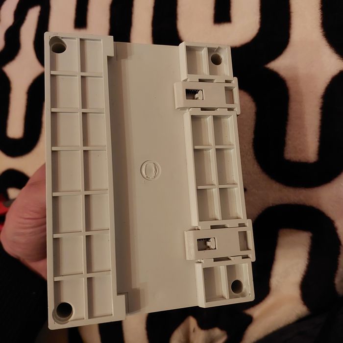 Vand Smart Meter trifazat V-Tac pentru invertoare solare