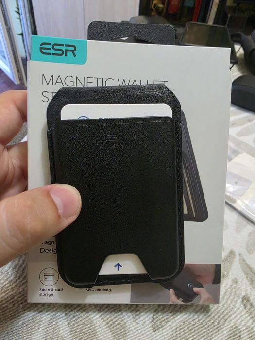 Магнитен портфейл ESR