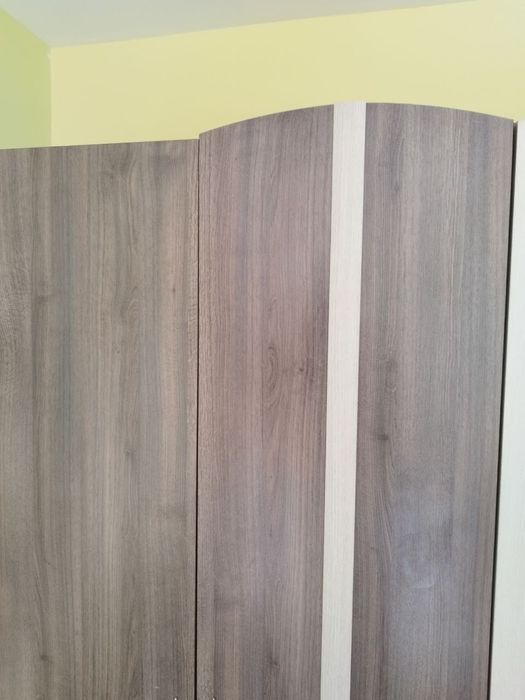 Петкрилен гардероб