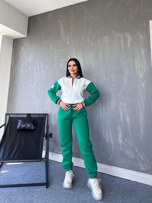 Дамски ватиран екип.