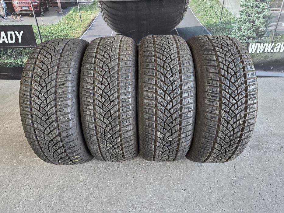 225/55/17 Goodyear 4бр