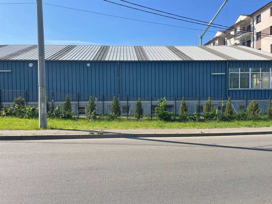 Hala spatiu comercial