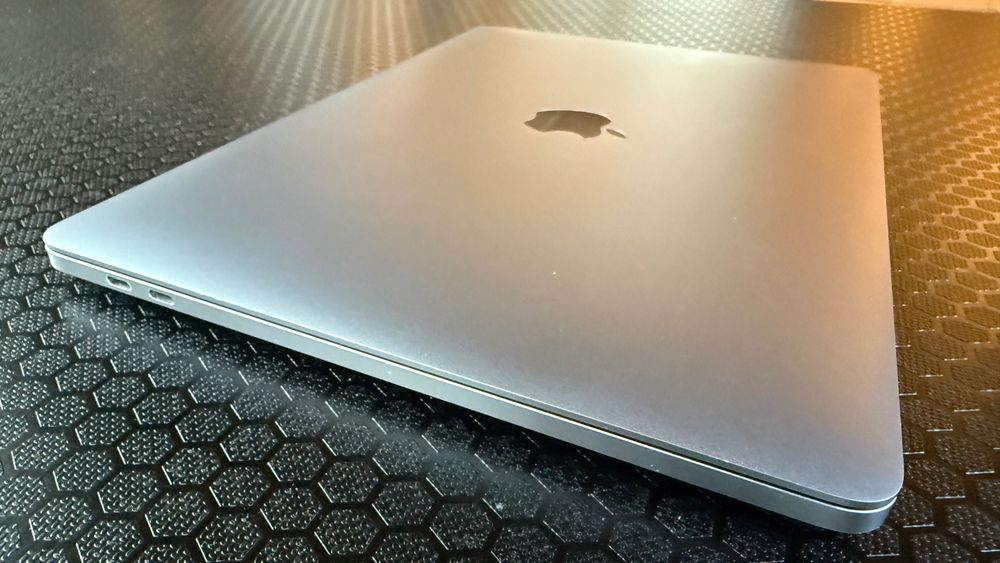 MacBook Pro 13” M2 (2022) Space Gray | 8GB/256GB