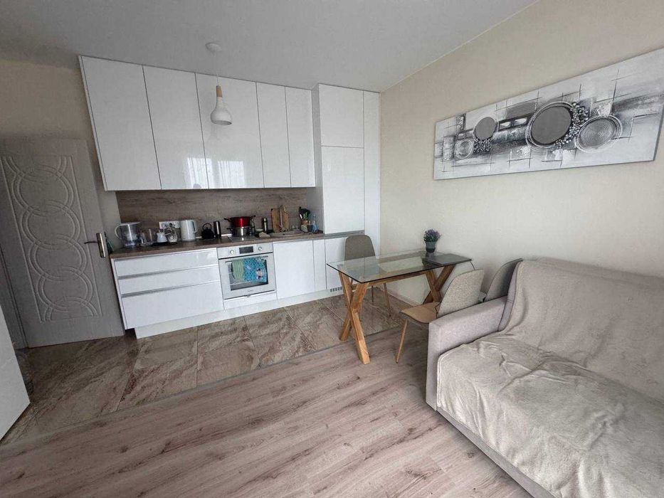 Продава се Двустаен апартамент в Бургас, Център - 55 кв.м за 798 €/кв.м - Снимка #1