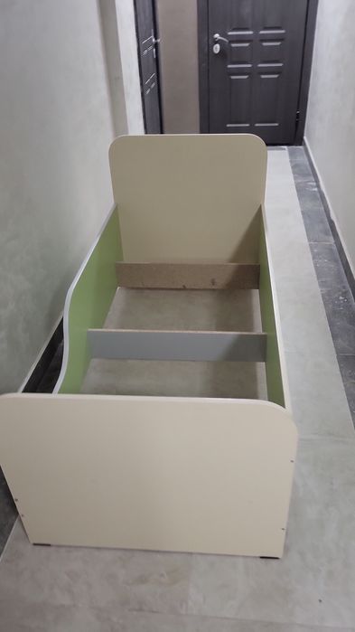 Детский шкаф и диван