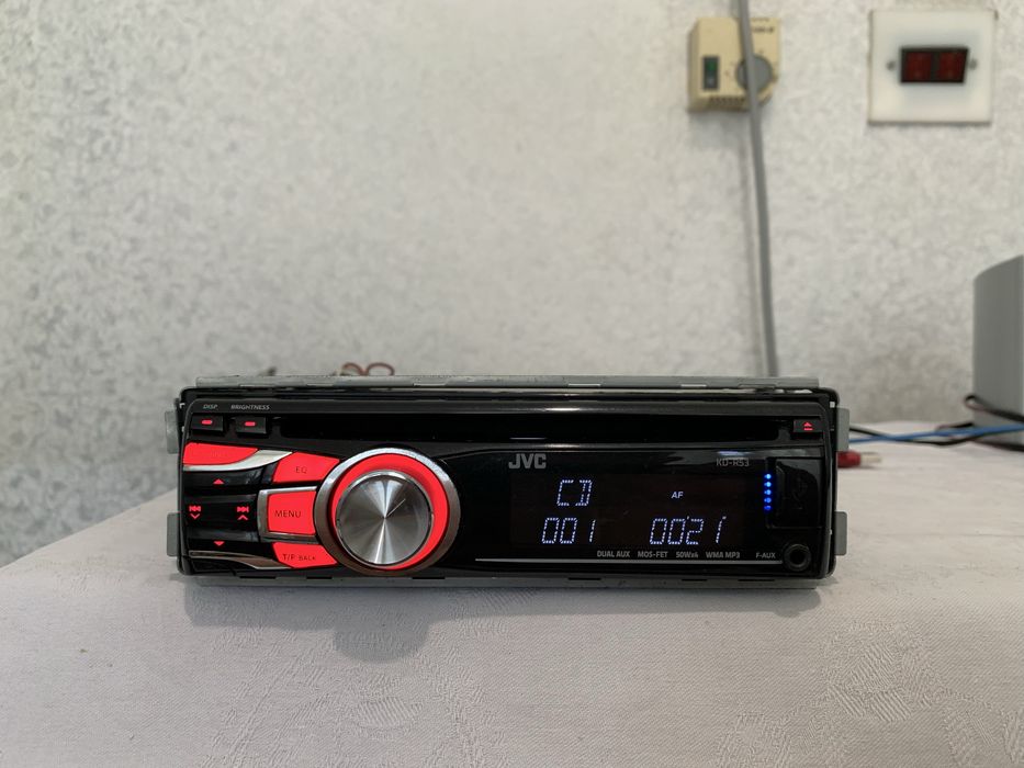 Авто Cd плеър JVC USB