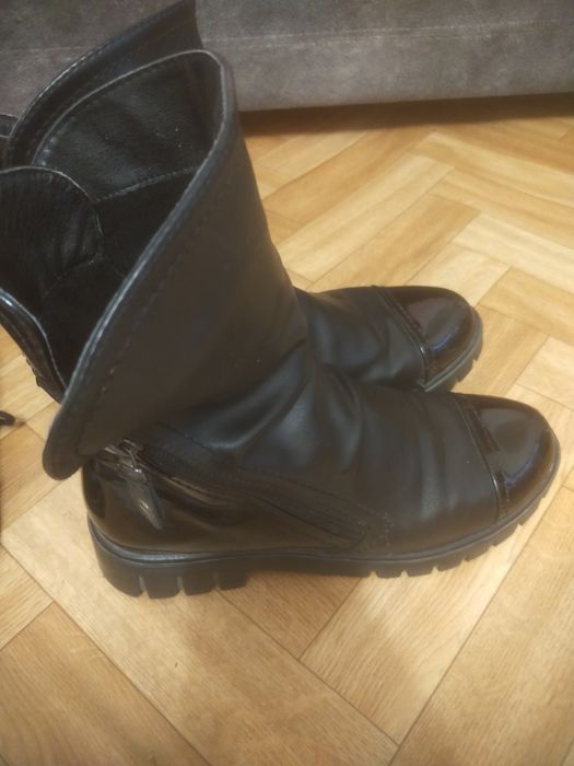 Продаю женскую обувь