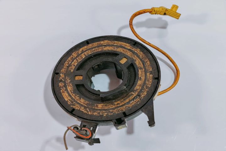 Spira Volan  95AB14A664AA Ford Escort a 6-a generatie