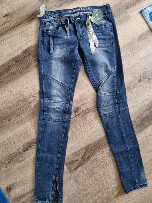 Blugi Hazel ,nr 26.  Model deosebit