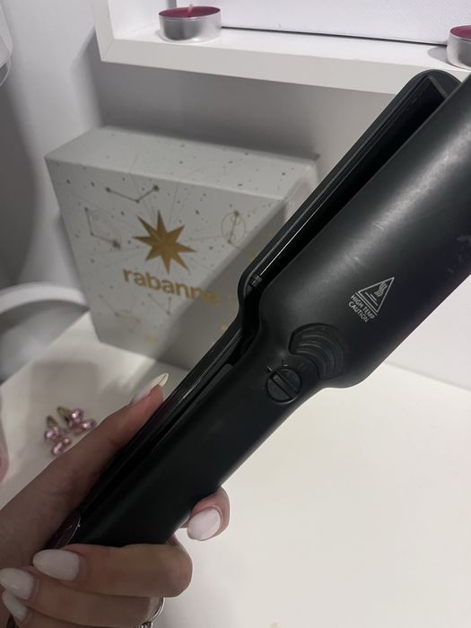 Преса за изправяне и оформяне на коса