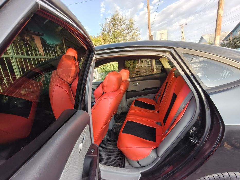 Продам машину Hyundai Avent 2006