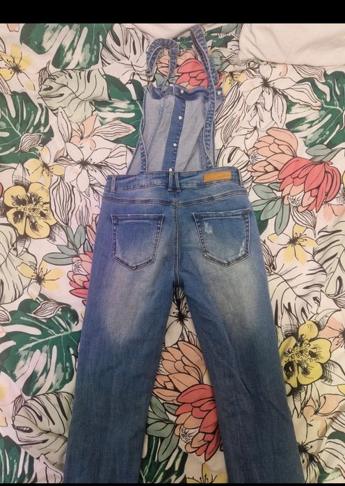 Salopeta de blugi Stradivarius