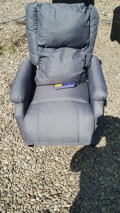 Fotoliu cu masaj pret 600 lei