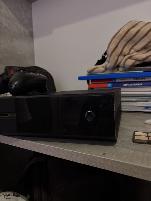 Приставка x box one