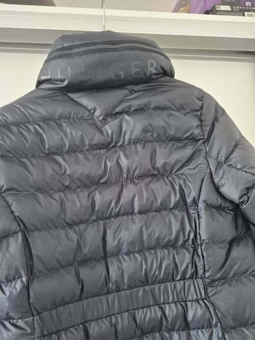 Дамско яке на Tommy Hilfiger