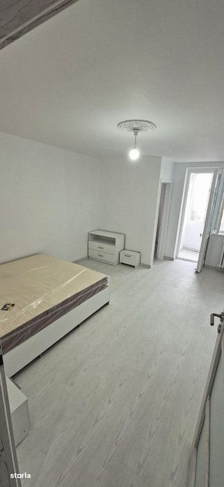 Garsonieră Craiovei , RENOVATĂ / parțial mobilată / utilată !