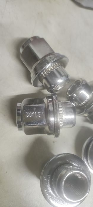 Колесные гайки 12*1.5
