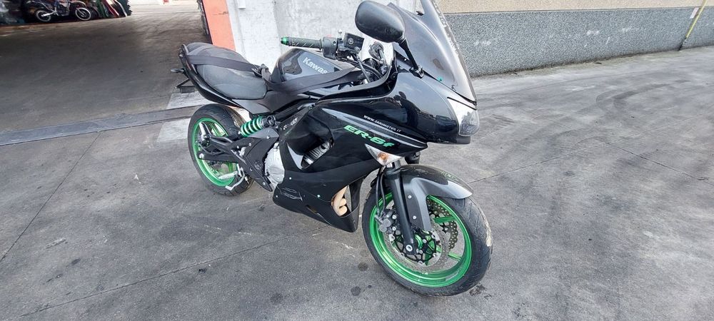 Мотоциклет Кавазаки версус 650(Kawasaki versus ER-6N,ER-6F)-на части