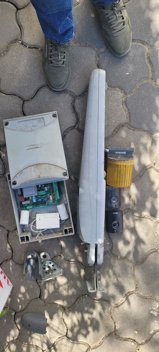 Brat și tablou  automatizare Beninca