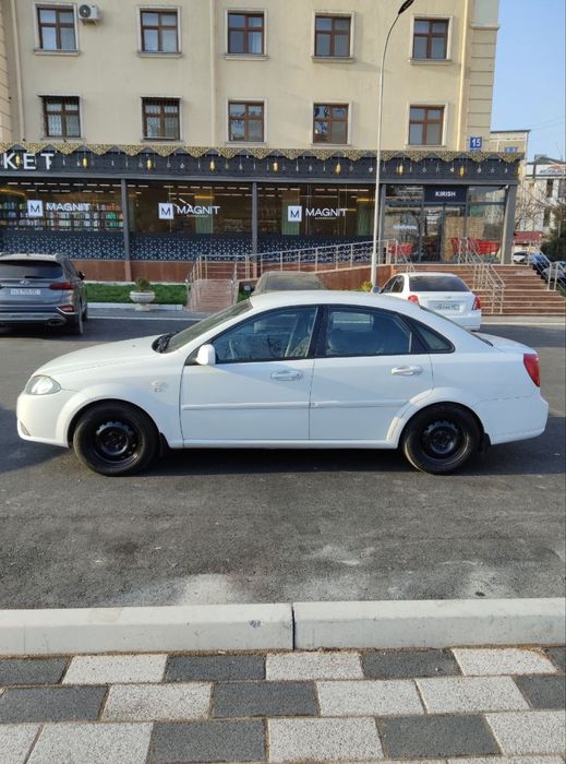 Продается jentra avtomat 2015