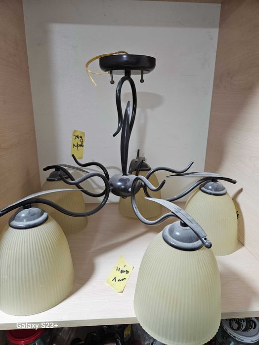 Продаются люстры