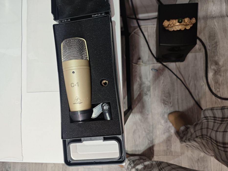 Студийный конденсаторный микрофон Behringer C-1