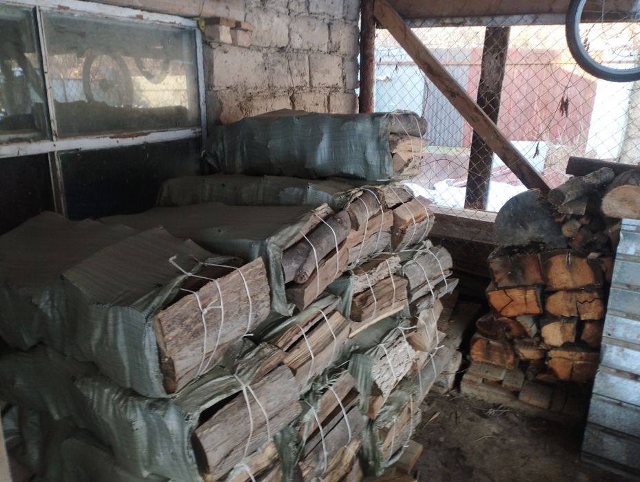 Дрова сухие карагач в мешках 2000т